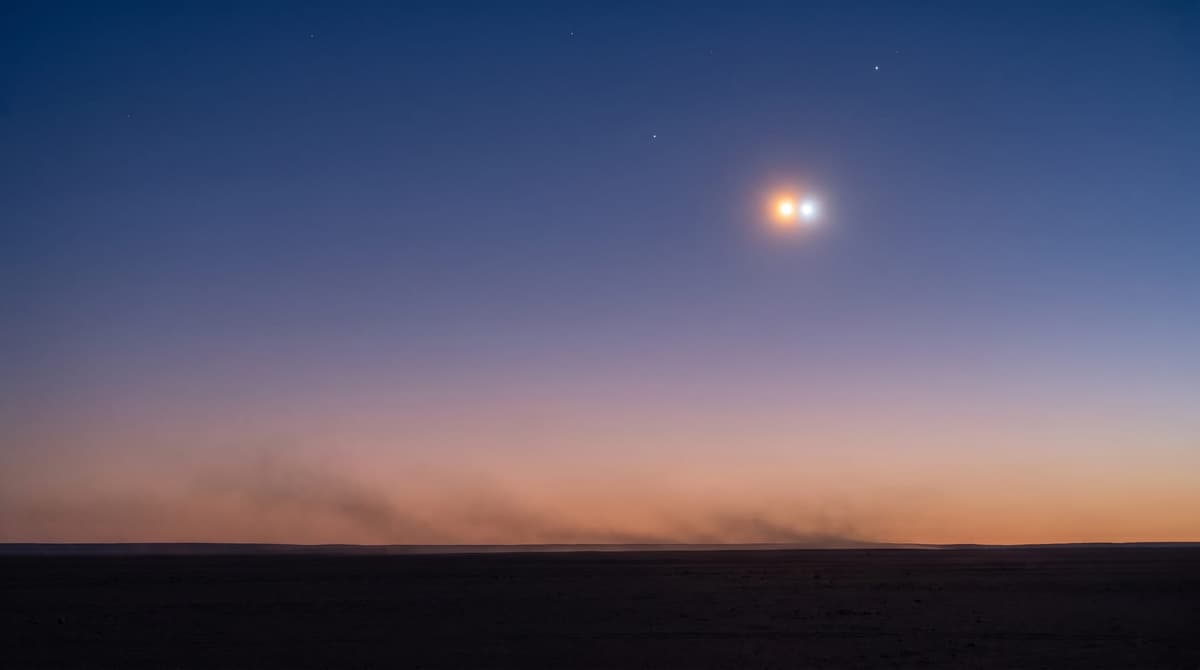 Conjunction Mars–Pluto — symbolic illustration